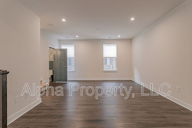 Building Photo - 120 Rollins Ave