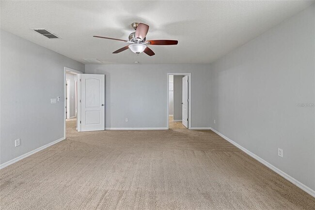 Building Photo - 6041 Town Center Blvd