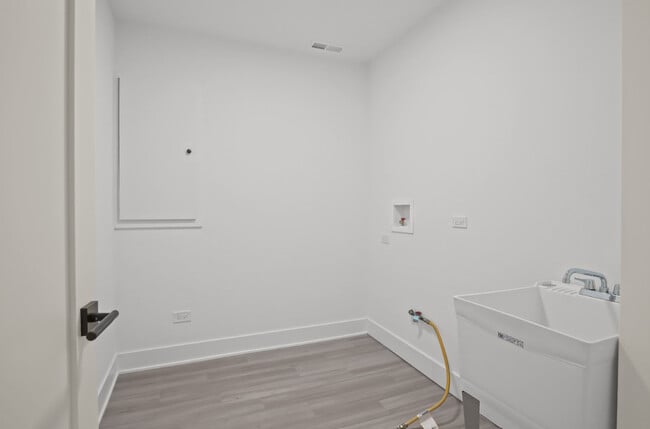 Building Photo - 2201 N 74th Ct