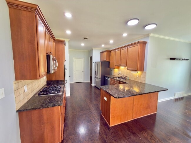 Building Photo - 570 Winding Valley Cove