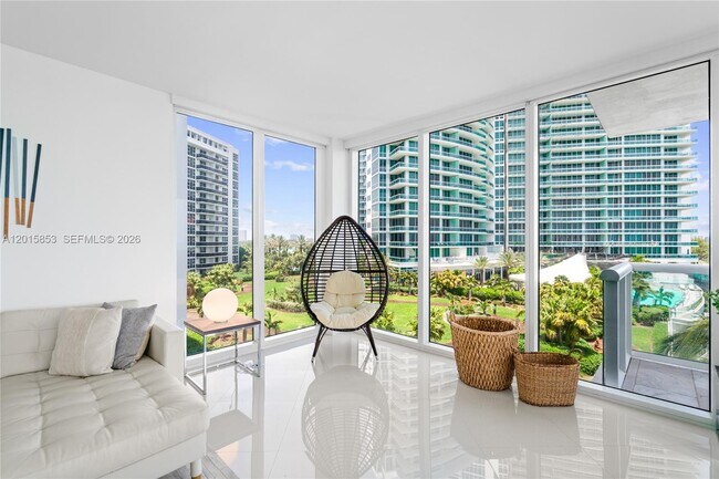 Building Photo - 10275 Collins Ave