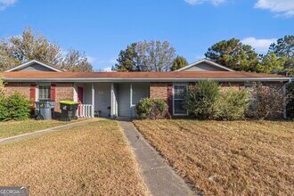 Building Photo - 1609 Riverside Trail NE