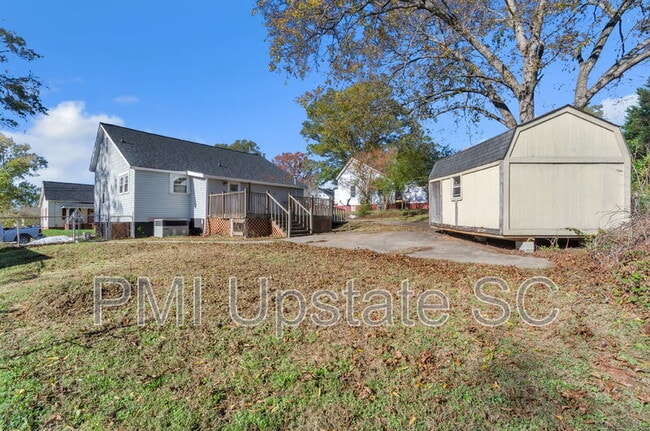 Building Photo - 109 S 7th St