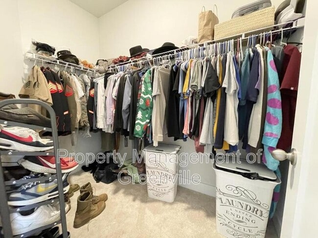 Building Photo - 501 Robinwood Pl