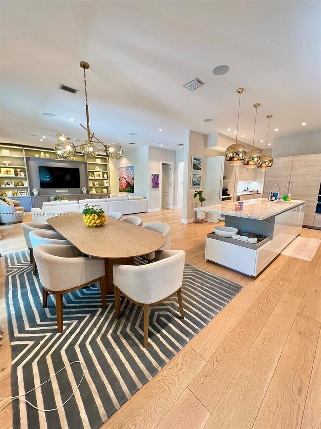 Building Photo - 745 NE 77th St