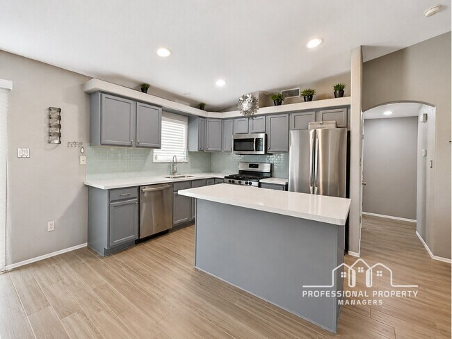 Building Photo - For Rent: 3-bedroom, 2-bathroom home in Mesa Del Sol