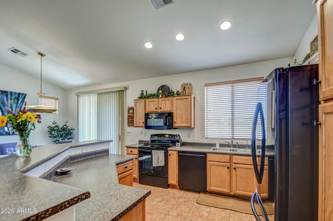 Building Photo - 3928 E Minton St