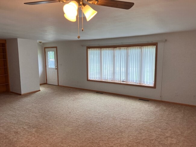 Building Photo - 212 N Olive St