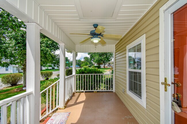 Building Photo - 109 11th Ave