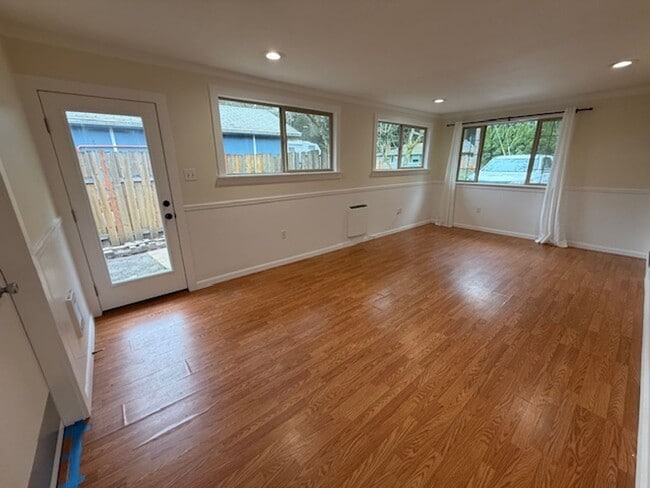 Building Photo - 18021 SW Tualata Ave