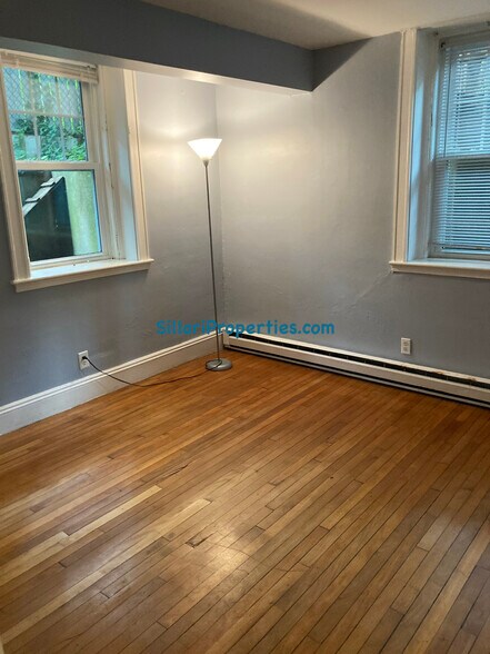bedroom - 8 Avon St