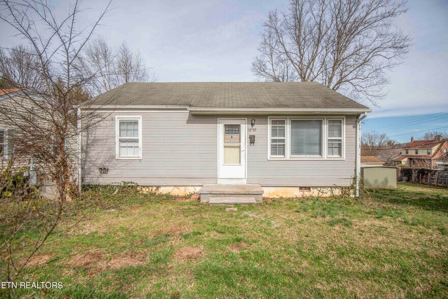 Primary Photo - 1039 Oglewood Ave