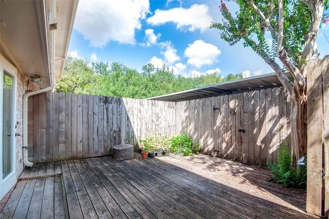 Building Photo - 12979 Trail Hollow Dr