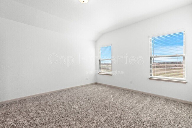 Building Photo - 7523 Gramercy Wy