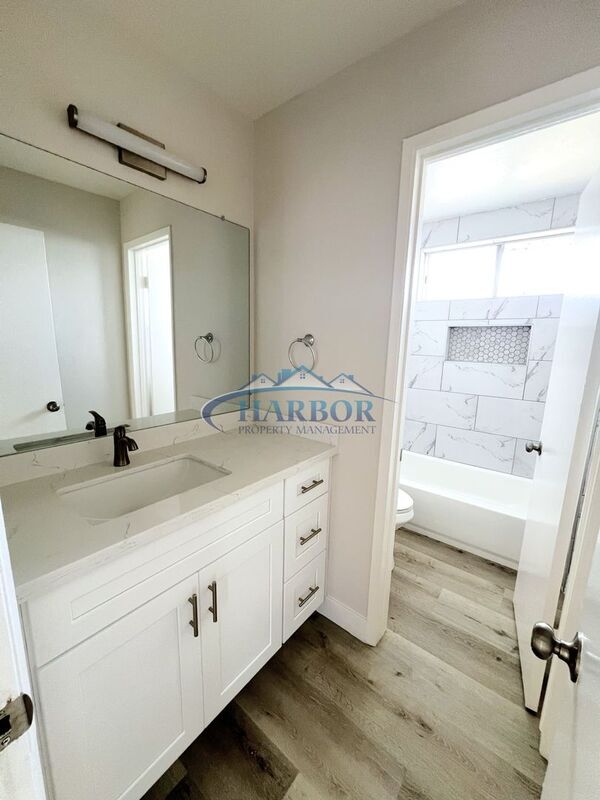 Building Photo - 2315 S Grand Ave