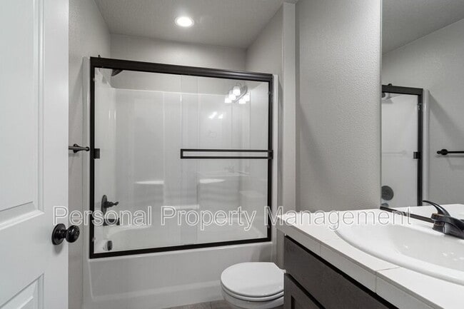 Building Photo - 11212 NE 14th Ct