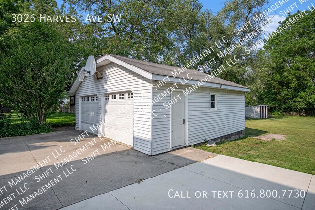 Building Photo - 3026 Harvest Ave SW