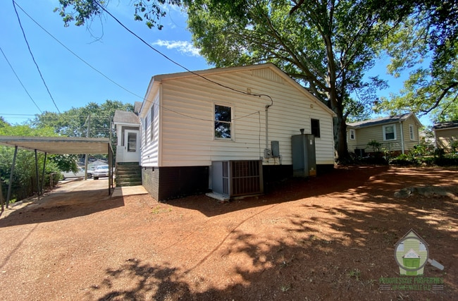 Building Photo - 607 Perry Rd