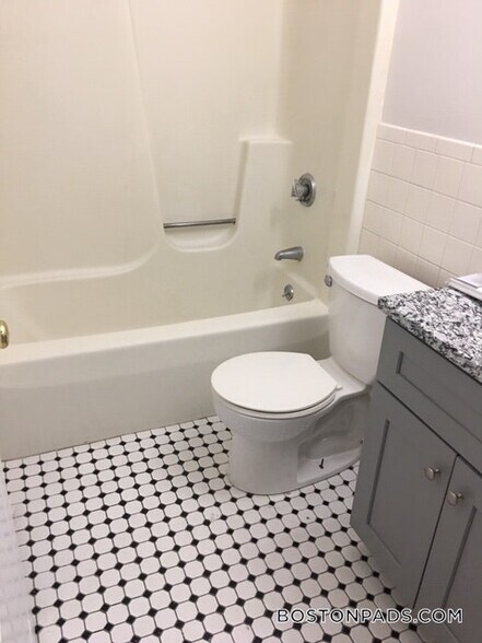 Building Photo - 3148 Washington St