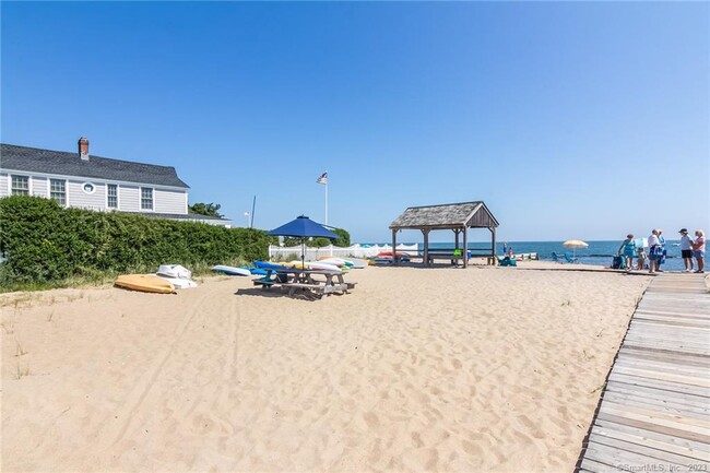 Building Photo - 116 Overshore Dr E