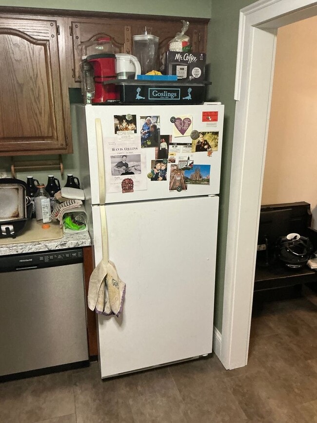 Building Photo - Large 2 bedroom 2 bathes condo