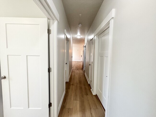 Building Photo - 13084 S Tortola Dr