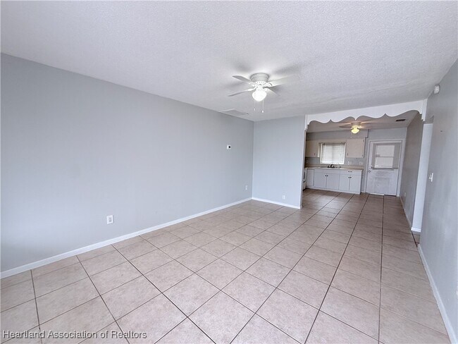 Building Photo - 3001 Villa Rd