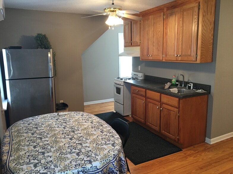 Building Photo - 1929 Leander Dr