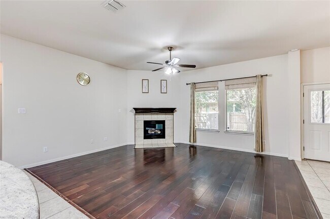 Building Photo - 116 Azimuth Dr