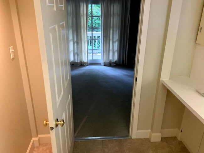Building Photo - 1 Bedroom Bungalow in Downtown Eugene