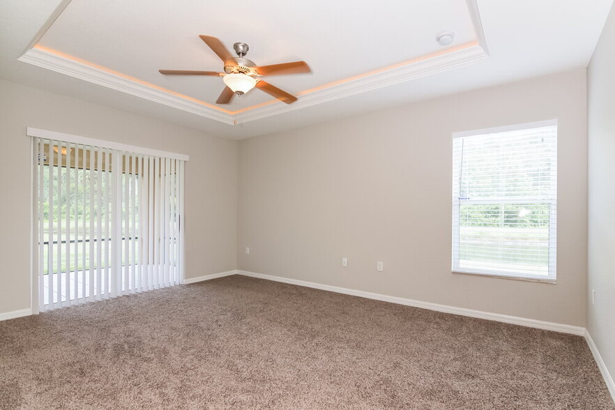 Building Photo - 6854 Glenbrook Dr