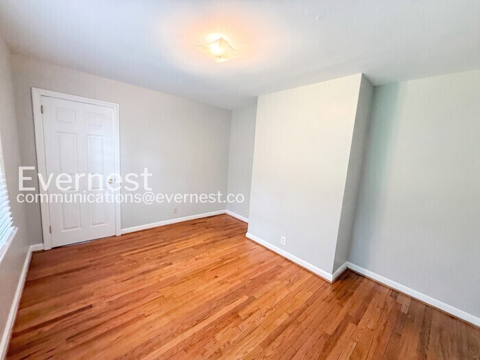 Building Photo - 106 Acton Ave