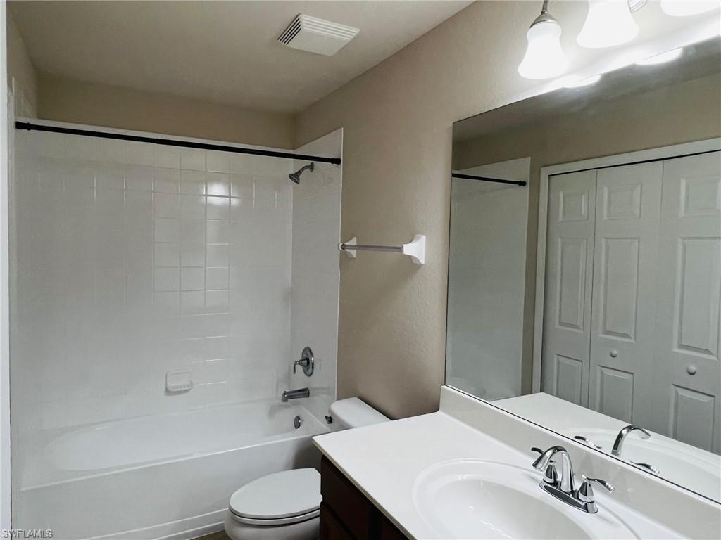 Building Photo - 9093 Gervais Cir