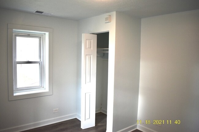 Building Photo - 11419 S Throop St