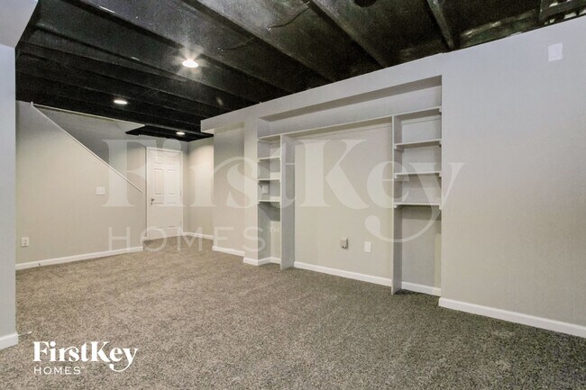 Building Photo - 12819 Sinclair Pl