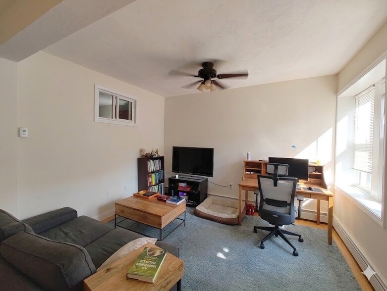 Building Photo - 1054 Cambridge St