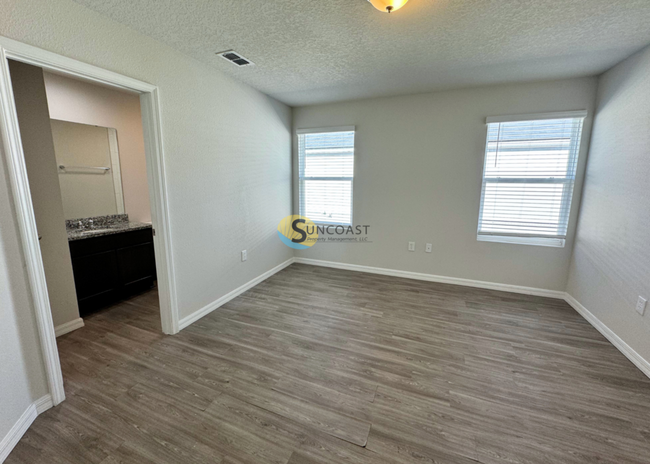 Building Photo - 6480 Sweetbay Ln