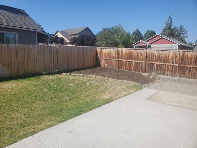 Building Photo - 21187 SE Kayla Ct