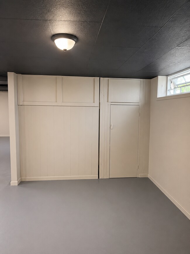 Building Photo - 6325 Neff Ave