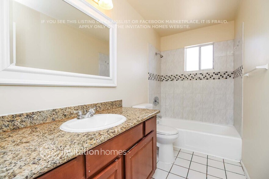Building Photo - 461 N Kirchoff