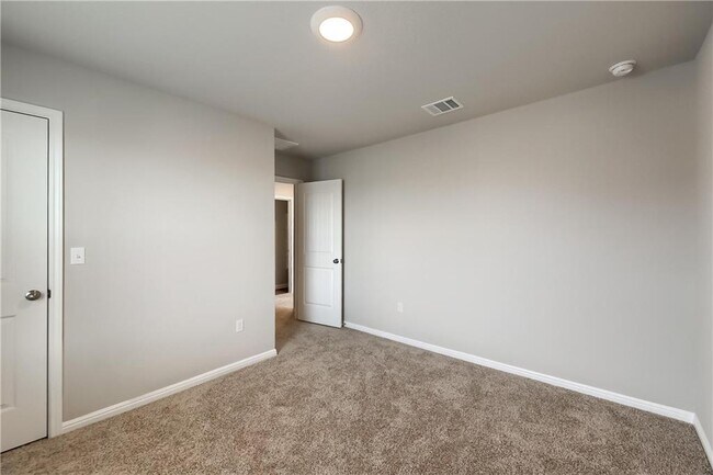 Building Photo - 212 Strand Ln