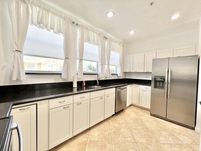 Building Photo - 840 Marina Del Ray Ln