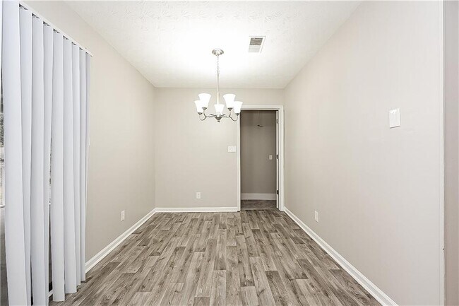 Building Photo - 8990 Sterling Ridge Ln