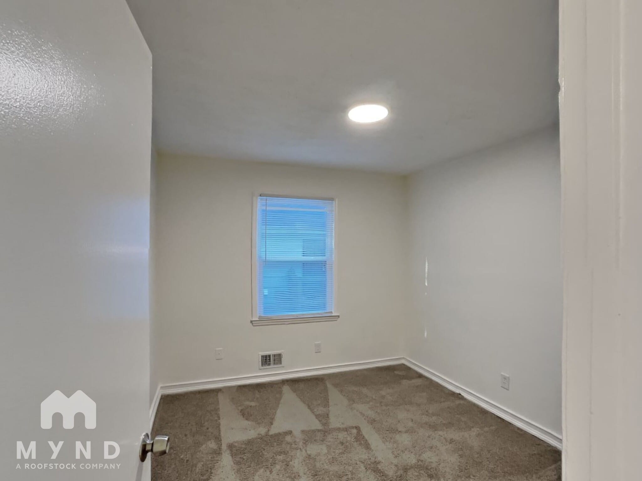 Building Photo - 605 Cedar Ave NW