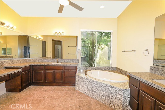 Building Photo - 1653 Honors Cir