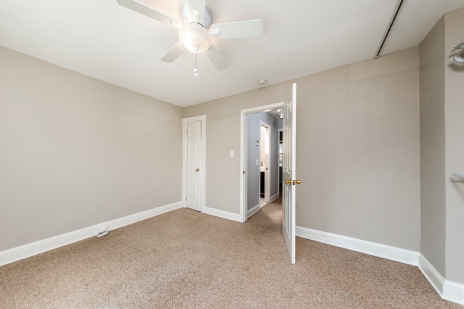 Building Photo - 1139 3rd St NE