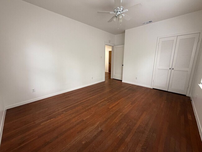 Building Photo - 802 Leonard St