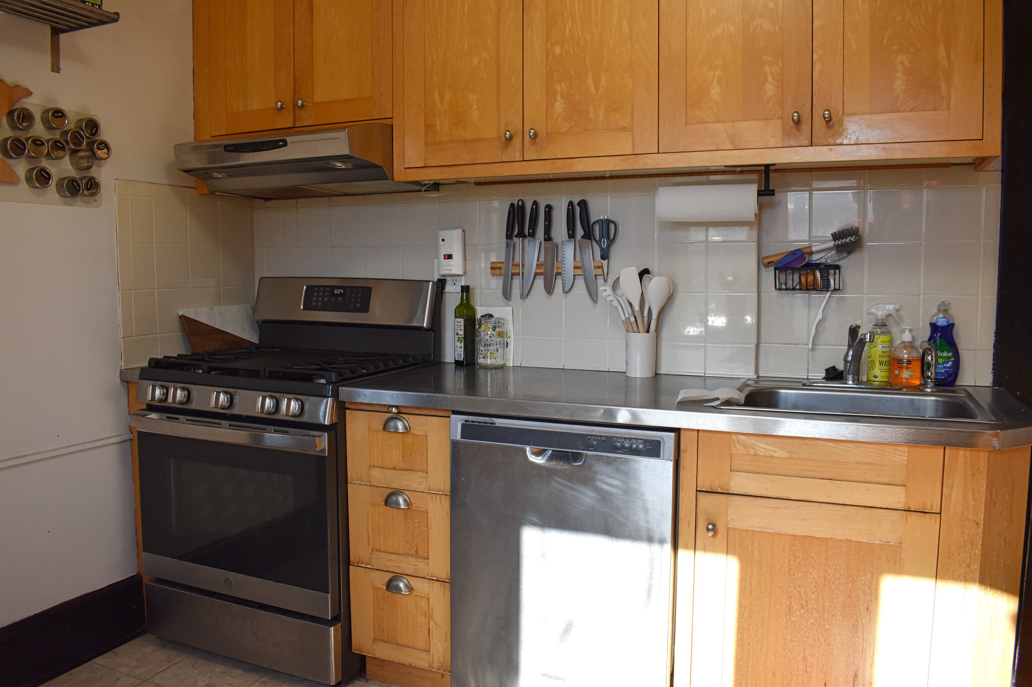 Building Photo - 1952 Pierce St NE