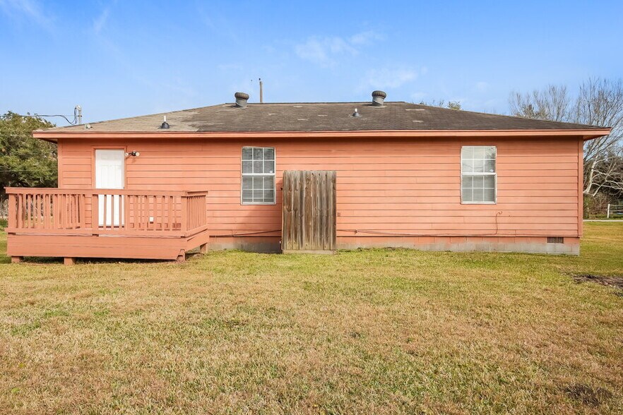 Building Photo - 6619 Wayne Johnson Ave