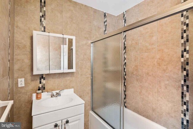 Building Photo - 1724 Morris St